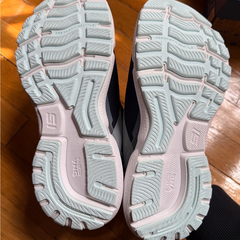 Brooks Cushioned Navy Sneakers - Picture 4 of 5